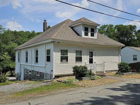 147 Edgewood Ave, Methuen, MA 01844