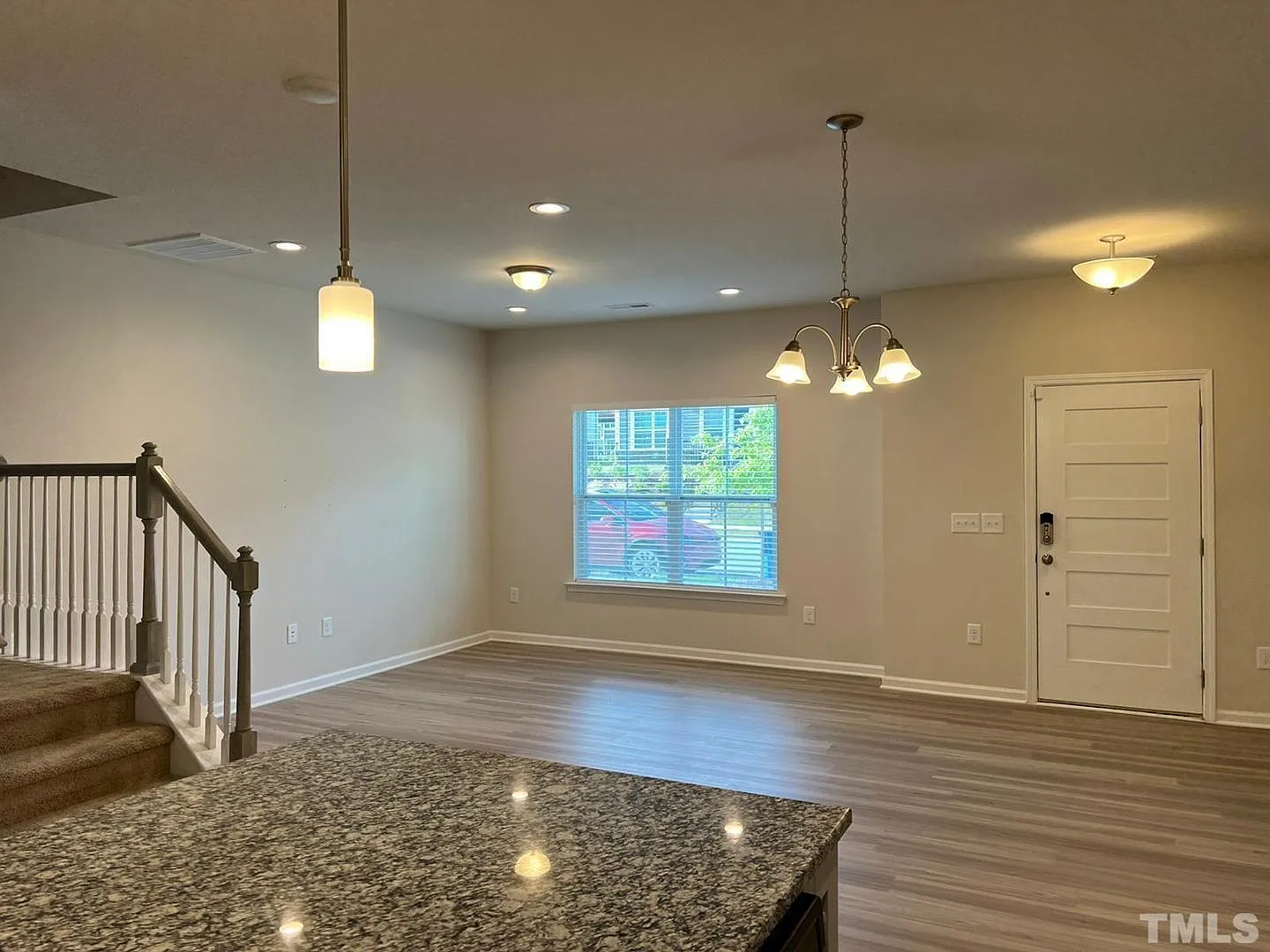 3 bed, 2.5 bath, 1461 sqft, $1,795 — Photo 4