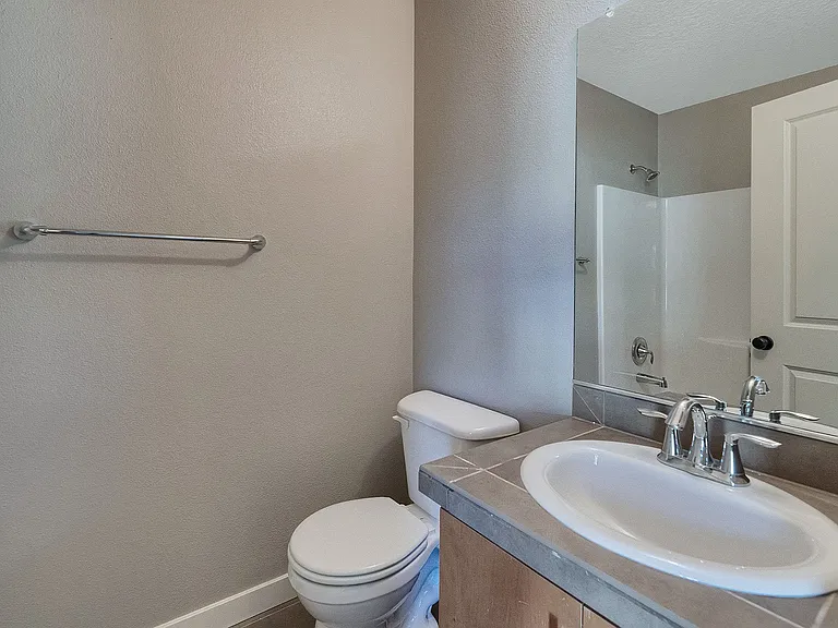 780 NE Adwick Dr — Photo 23