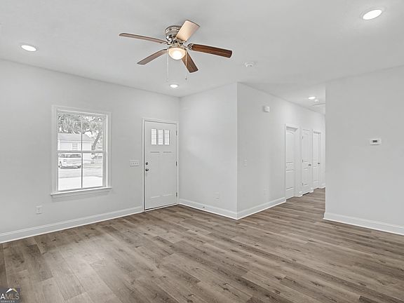 4th image of 205 Bagley Ave