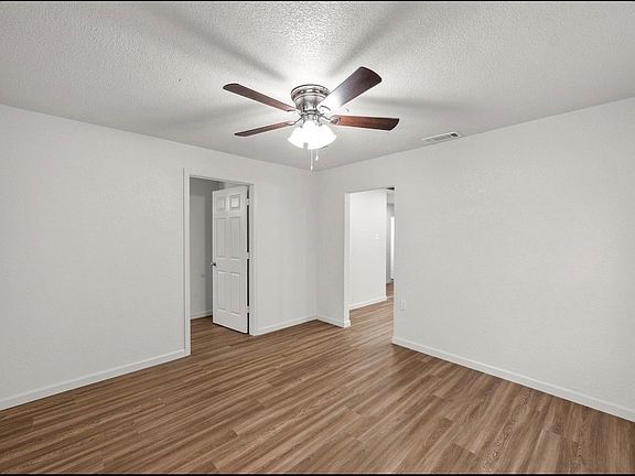 5th image of 506 Rose St
