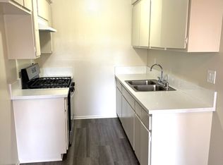 Villa Serena Apts, Hawthorne, CA 90250