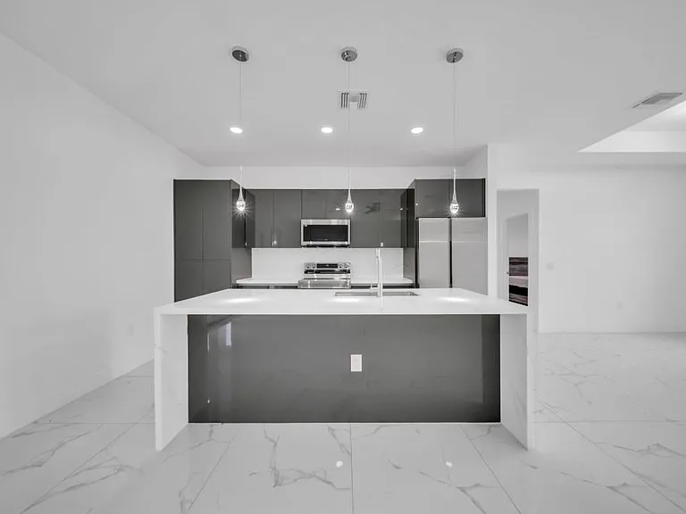 325 Paulcrest Ave — Photo 13