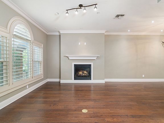 5th image of 123 Eaton St APT 104