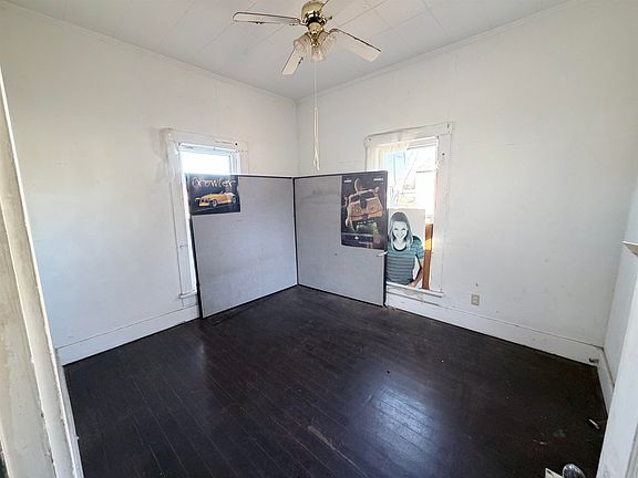 5th image of 602 Menor St