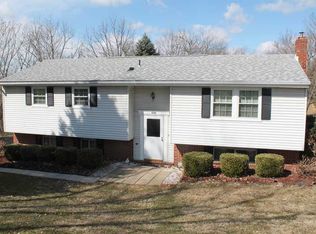 1640 Deerfield Rd, Washington, PA 15301