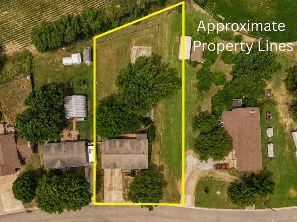 315 S Lincoln St, Belle Plaine, KS 67013