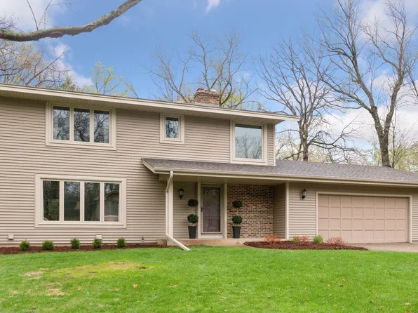 15200 Crown Dr, Minnetonka, MN 55345