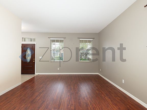 3rd image of 1933 Varick Way