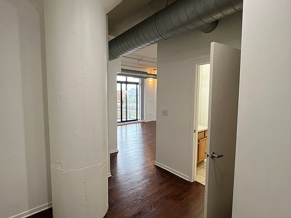 3rd image of 1525 S Sangamon St #317-P