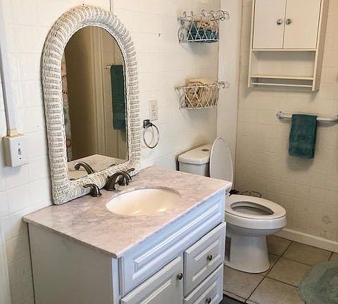 Bath vanity