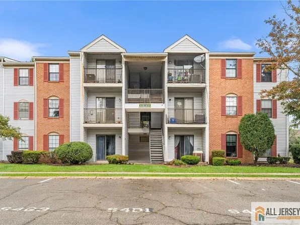 74 Canterbury Ct #2074, Piscataway, NJ 08854