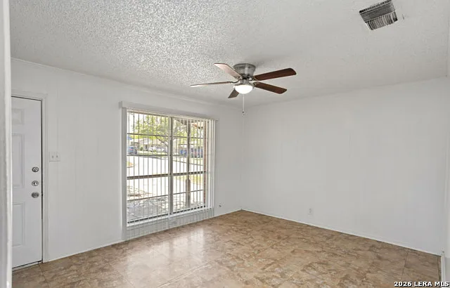 5231 Silvertip Dr — Photo 2