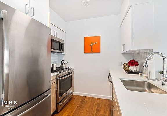 3rd image of 1328 Fulton St #614