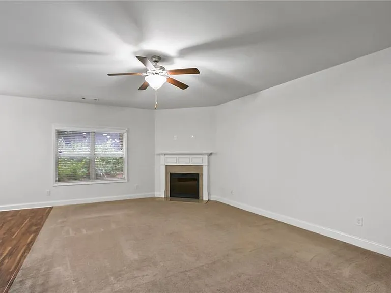 206 Britt Dr S — Photo 12