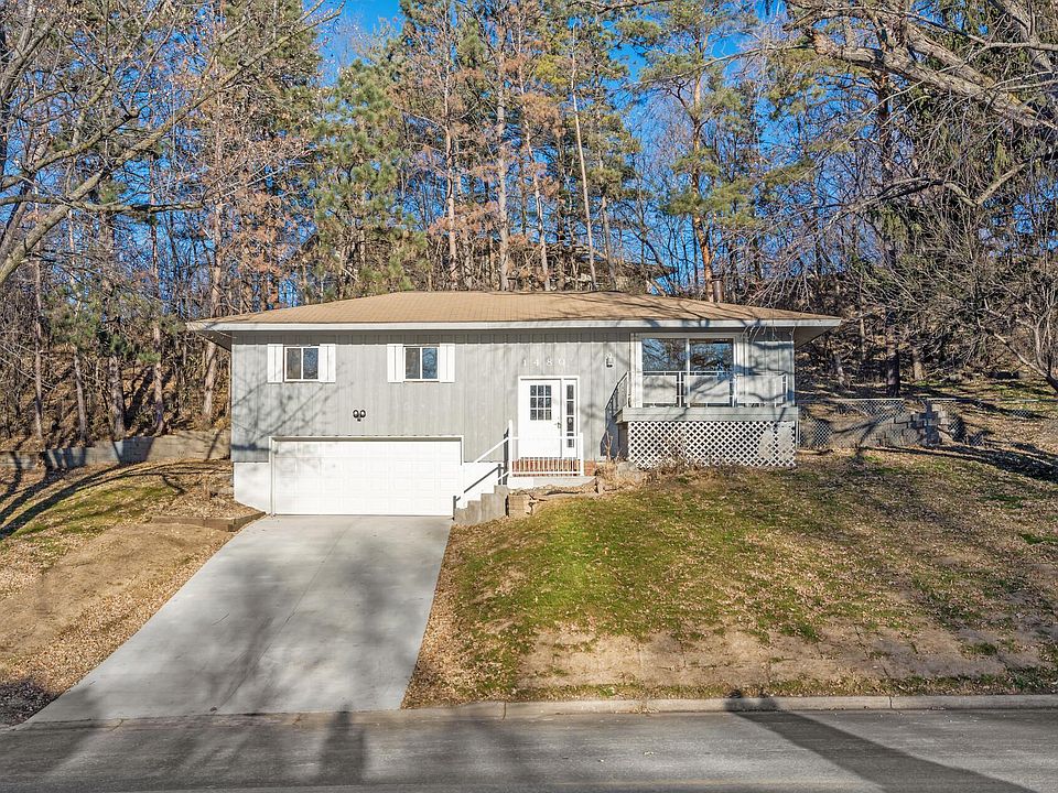 1st image of 1480 Valley Dr