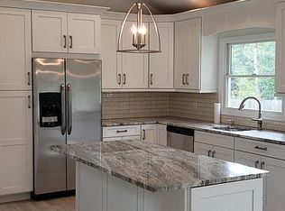 53 Bellows Terrace Rd, Hampton Bays, NY 11946