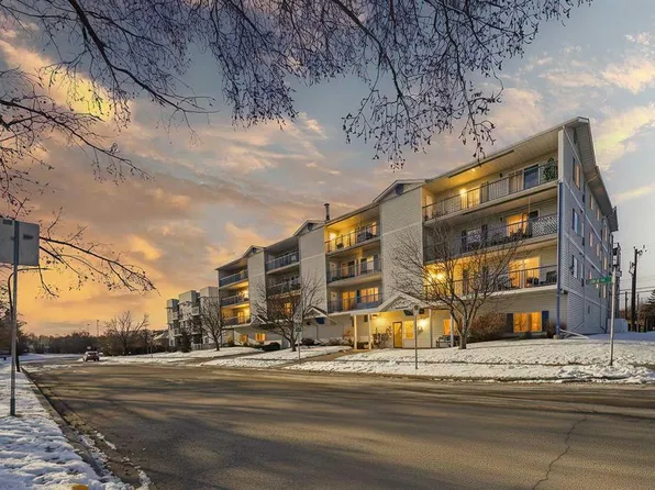 4522 W 47a Ave #305, Red Deer, AB T4N 3R3