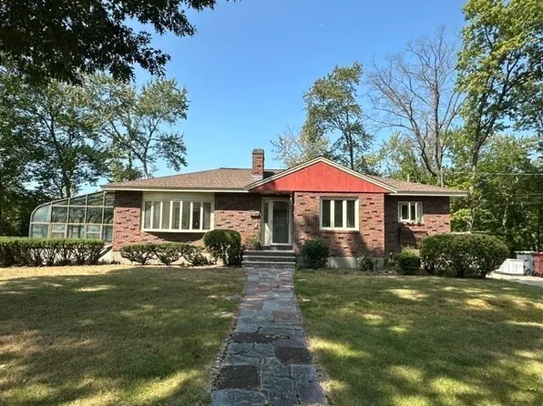 27 Lantern Ln, Dedham, MA 02026