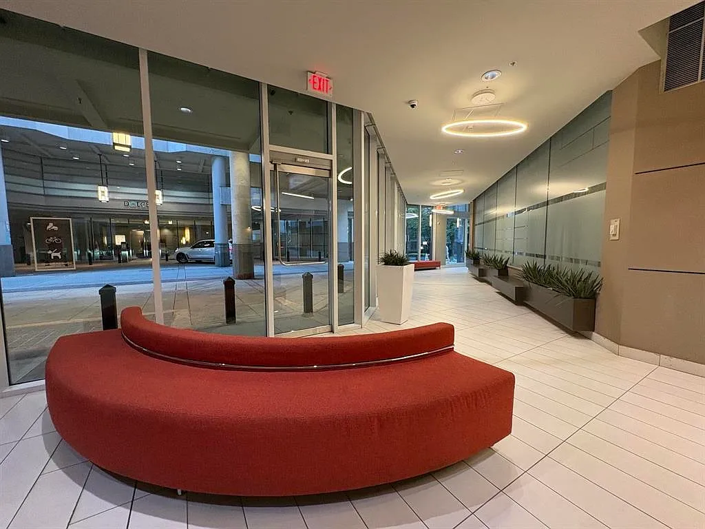 1 bed, 524 sqft, $2,600 — Photo 4