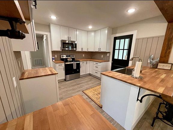 4th image of 2431 Lawson Ave