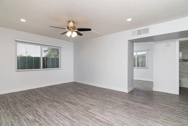 2436 Amelia living room,_01252022