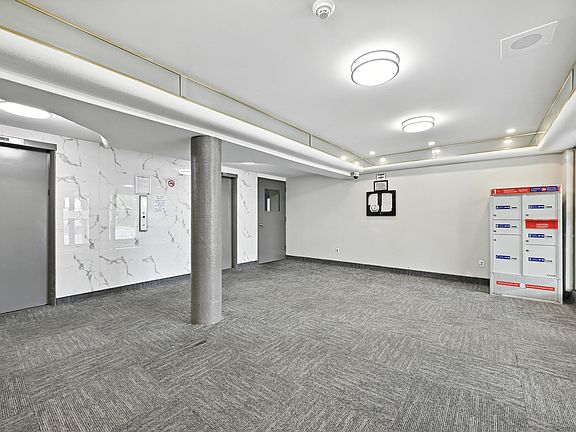 5th image of 45 Fennell Ave E #1515974