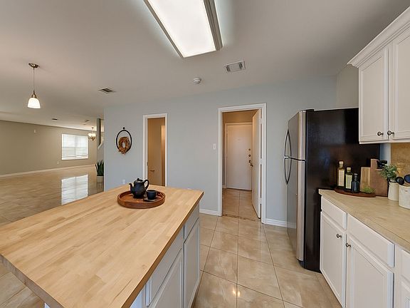 5th image of 10408 Woodruff Ct