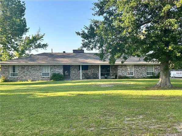 1700 Woodland Dr, Lake Charles, LA 70605