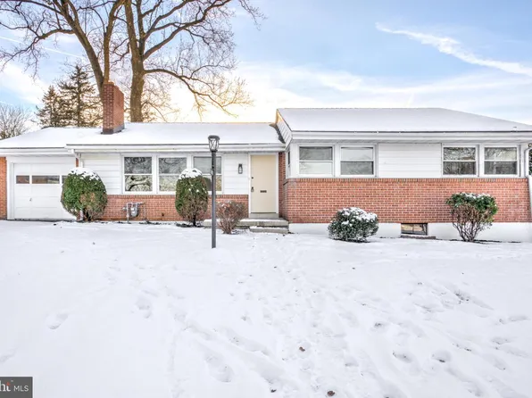 163 Thomas Pl, Sinking Spring, PA 19608