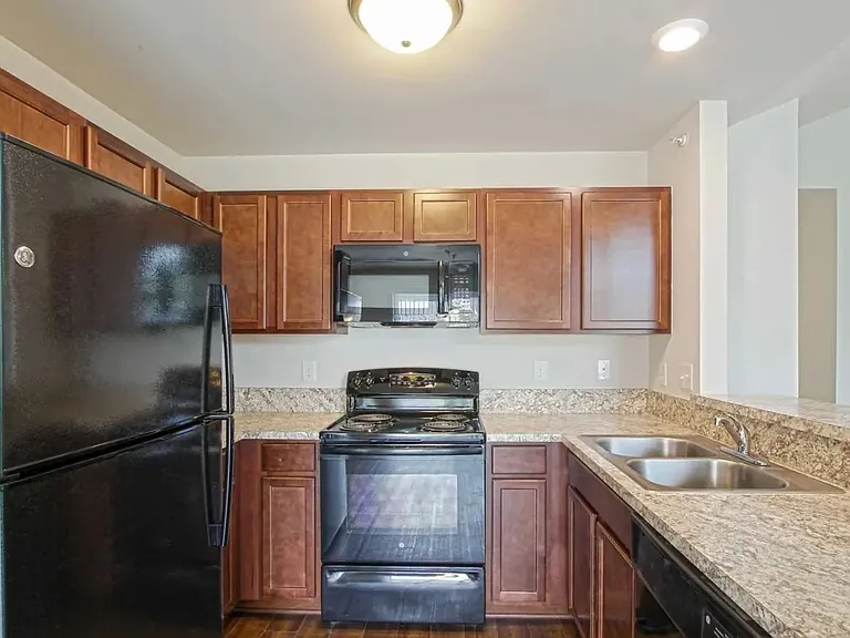 Harvard Place Apartments — Photo 67