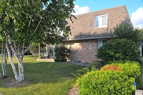 2nd image of 1384 Meadowcreek Dr