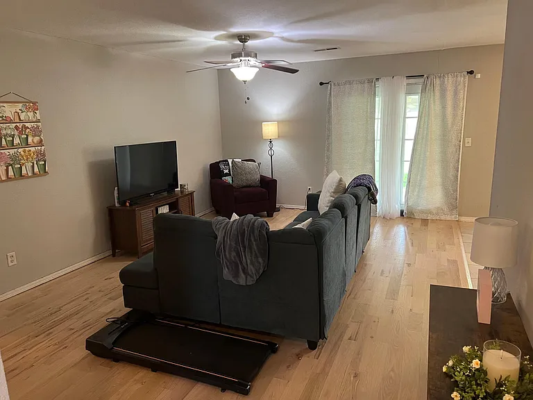4304 S Ash Pl — Photo 3