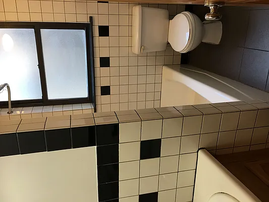 Rented by Peter Meskouris LREB | media 25