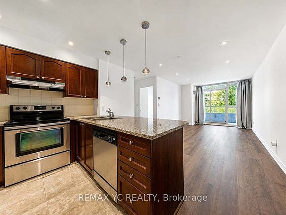 4th image of 35 Hollywood Ave Penthouse 216