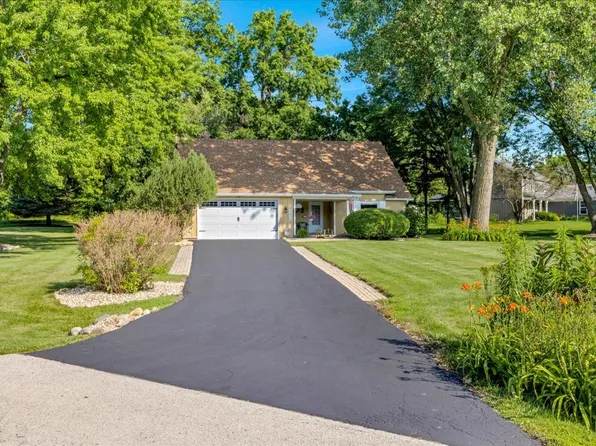 41W210 Mare Ln, Elburn, IL 60119