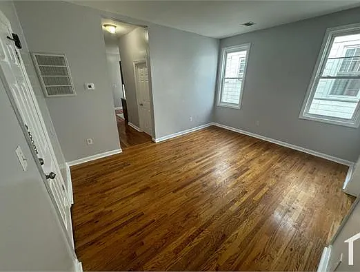 81 Smith St #2R — Photo 3
