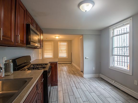 5th image of 97 Ege Ave #2