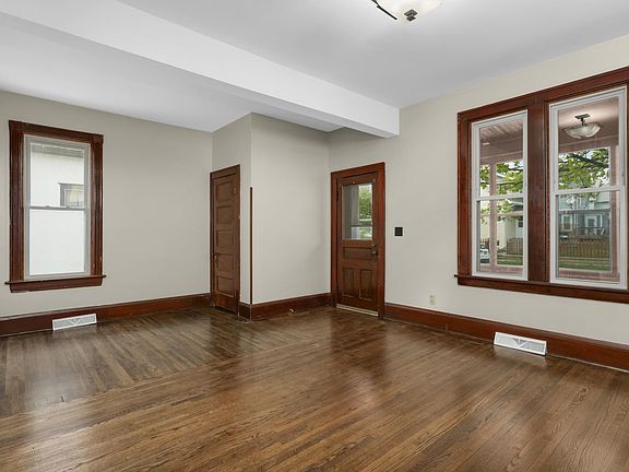 4th image of 690 James Ave