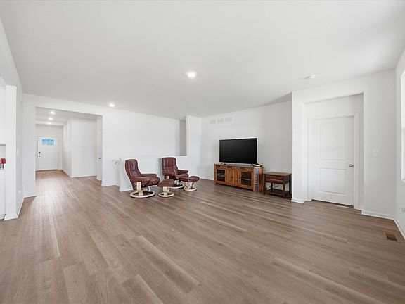 4th image of 6208 Longford Ln