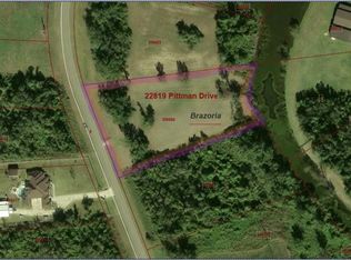 22819 Pittman Dr, Angleton, TX 77515
