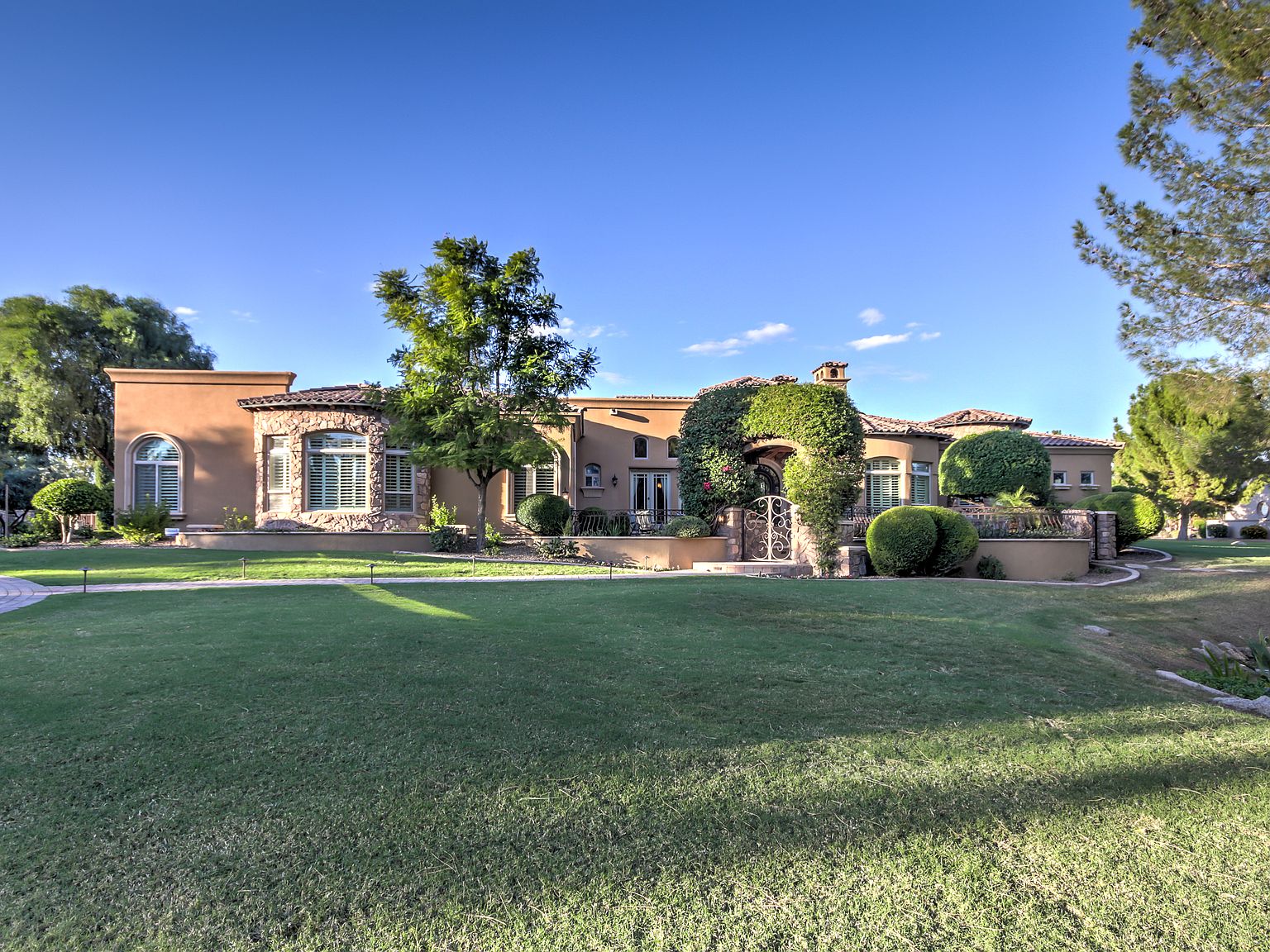 28 E Oakwood Hills Dr, Chandler, AZ 85248 | Zillow