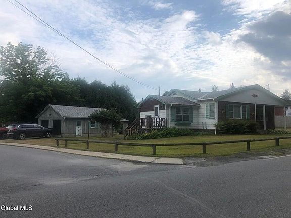 5th image of 107 Champlain Dr