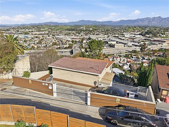 2nd image of 3873 Dwiggins St