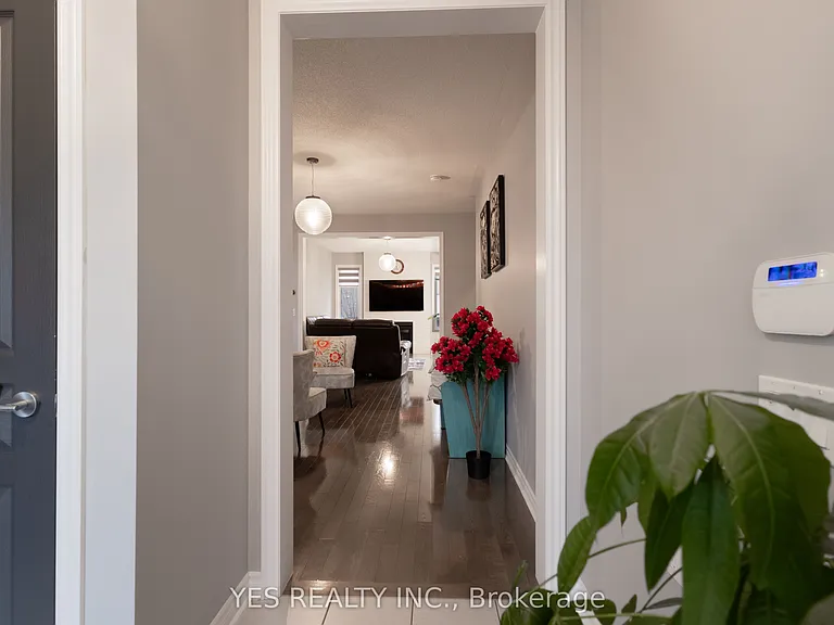 34 Newhouse Blvd — Photo 8