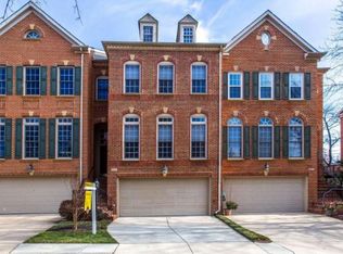 9905 Trosby Ct, Vienna, VA 22181