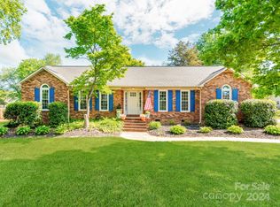 2242 Jon Chris Dr, Harrisburg, NC 28075