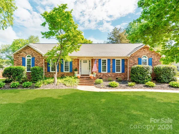 2242 Jon Chris Dr, Harrisburg, NC 28075
