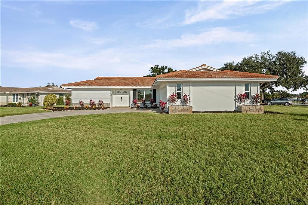 3535 Village Green Dr