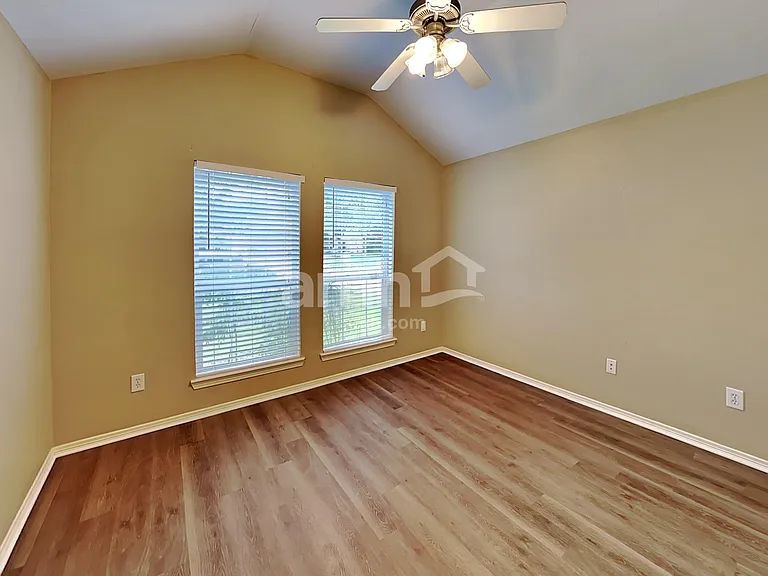 719 Chase View Dr — Photo 17